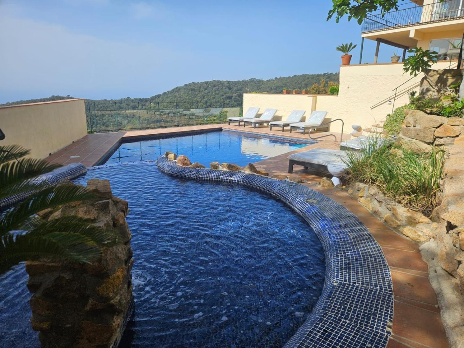 La Roqueta Hotel ตอสซาเดมาร์ ภายนอก รูปภาพ